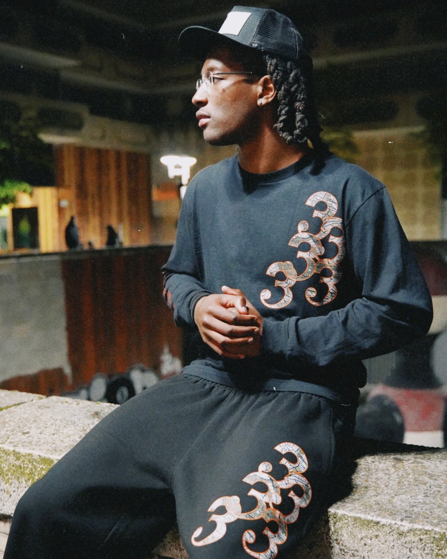 LONGSLEEVE - Corpor3tion